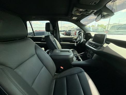 Used 2023 Chevrolet Tahoe Z71 w/ Z71 Off-Road Package AWD/4WD image 13