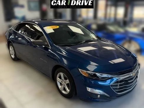 Used 2019 Chevrolet Malibu LS FWD image 3