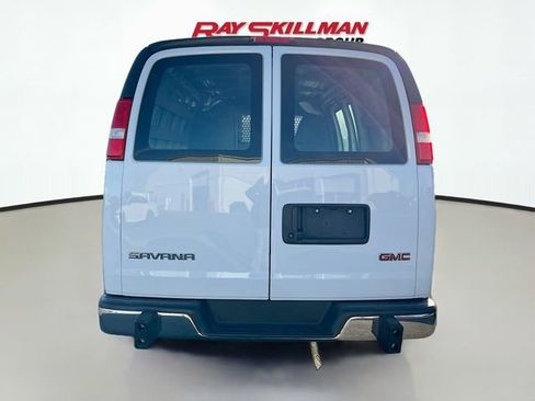 Used 2024 GMC Savana 2500 w/ Driver Convenience Package image 6