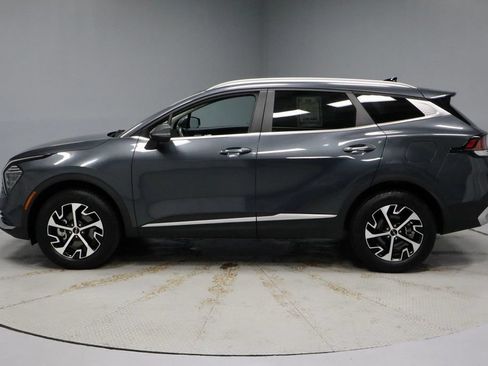 Used 2025 Kia Sportage EX AWD/4WD image 9