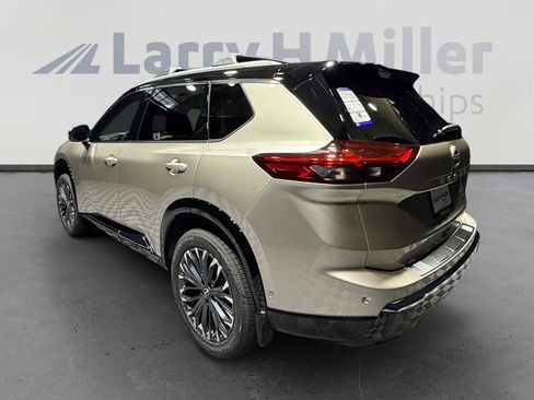 New 2026 Nissan Rogue Platinum image 3