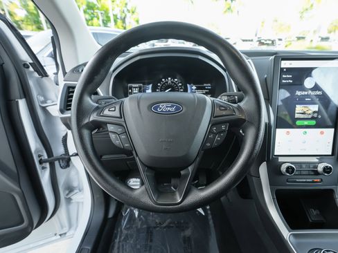Used 2023 Ford Edge SE image 8