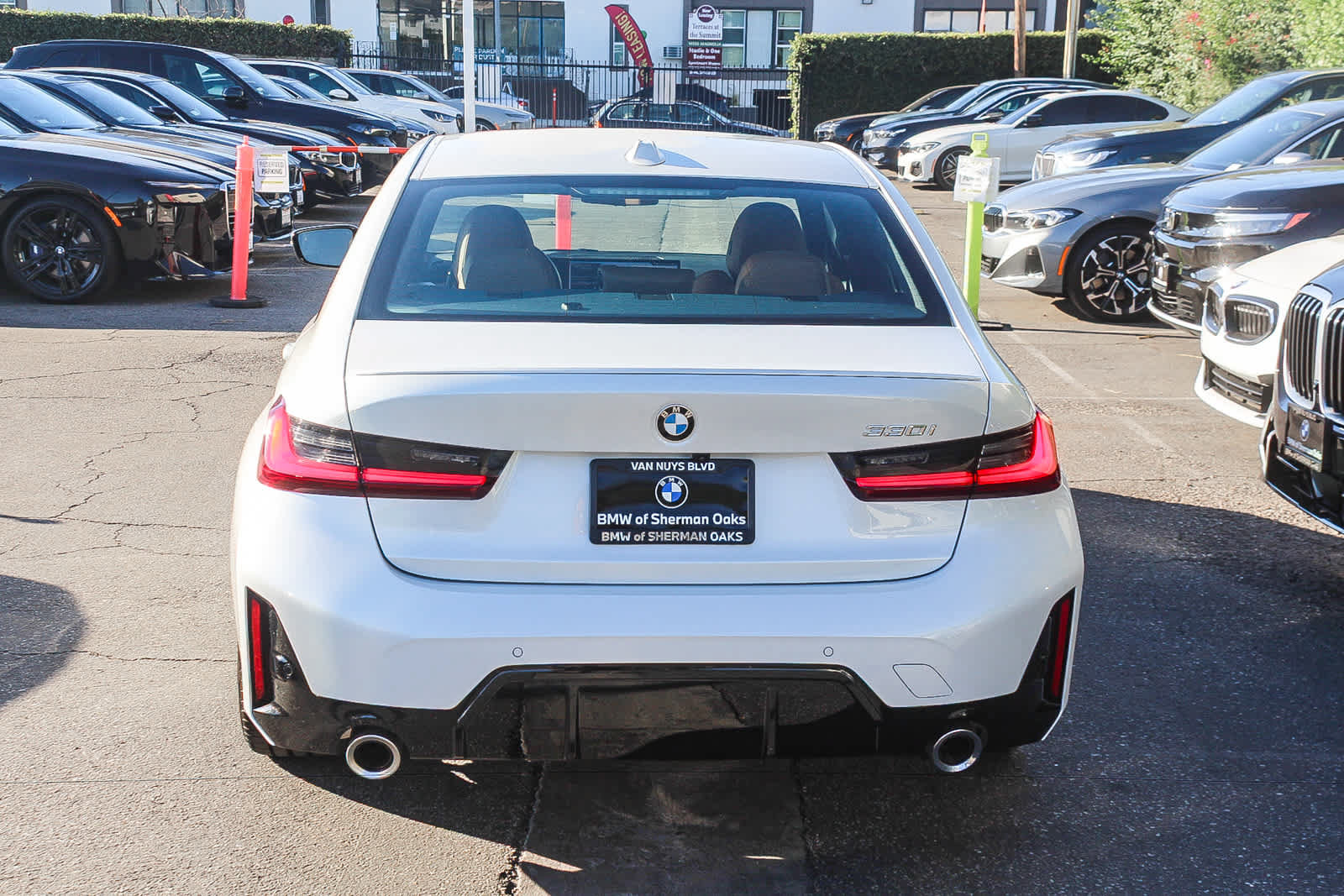 Used 2026 BMW 330i Sedan w/ M Sport Package RWD image 6