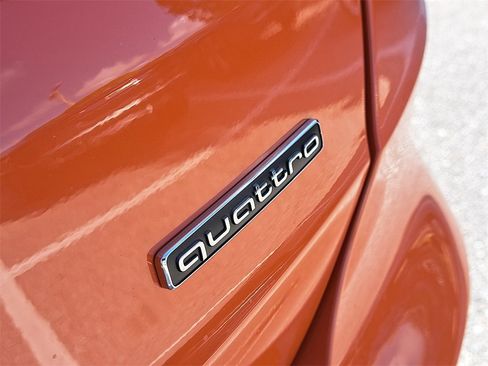 Certified 2025 Audi Q3 2.0T Premium Plus w/ Premium Plus Package image 6