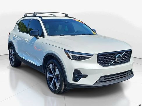 Used 2025 Volvo XC40 B5 Plus w/ Protection Package Premier AWD/4WD image 1