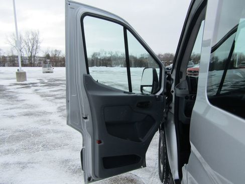 Used 2019 Ford Transit 150 XL image 15