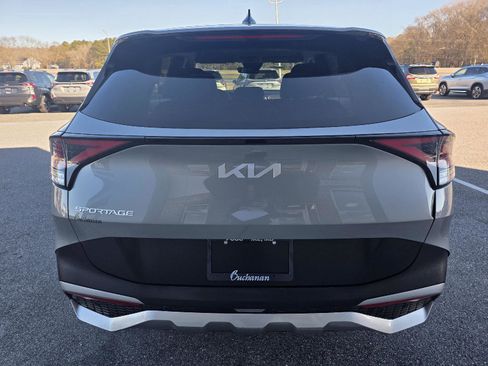 Used 2024 Kia Sportage LX image 6