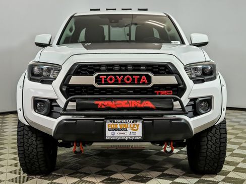 Used 2019 Toyota Tacoma SR5 AWD/4WD image 4