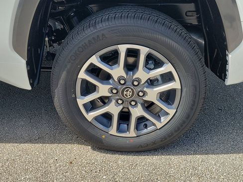 New 2026 Toyota Tundra 1794 Edition AWD/4WD image 5
