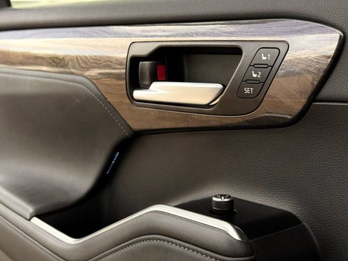 Used 2021 Toyota Highlander Platinum image 18