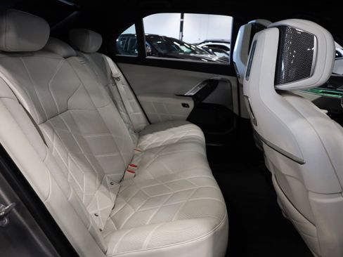 Used 2023 BMW 760i xDrive w/ Executive Package image 44