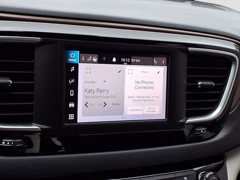 Used 2023 Chrysler Voyager LX image 8