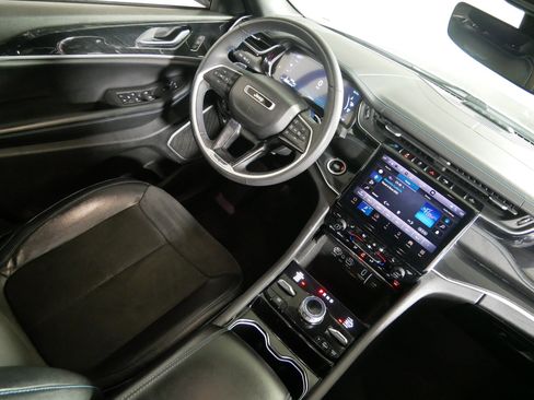 Used 2022 Jeep Grand Cherokee Trailhawk AWD/4WD image 9