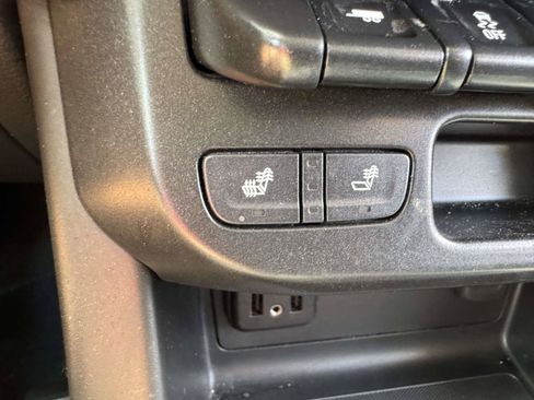 Used 2022 Chevrolet Colorado Z71 AWD/4WD image 40