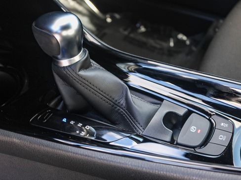 Used 2021 Toyota C-HR XLE image 20