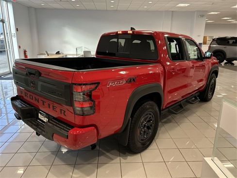 New 2025 Nissan Frontier PRO-4X w/ Black Accent Package image 8