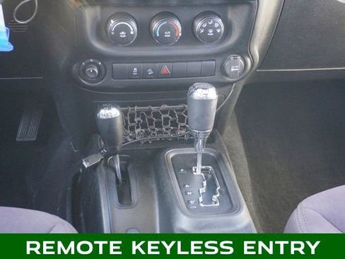 Used 2013 Jeep Wrangler Unlimited Sport image 11