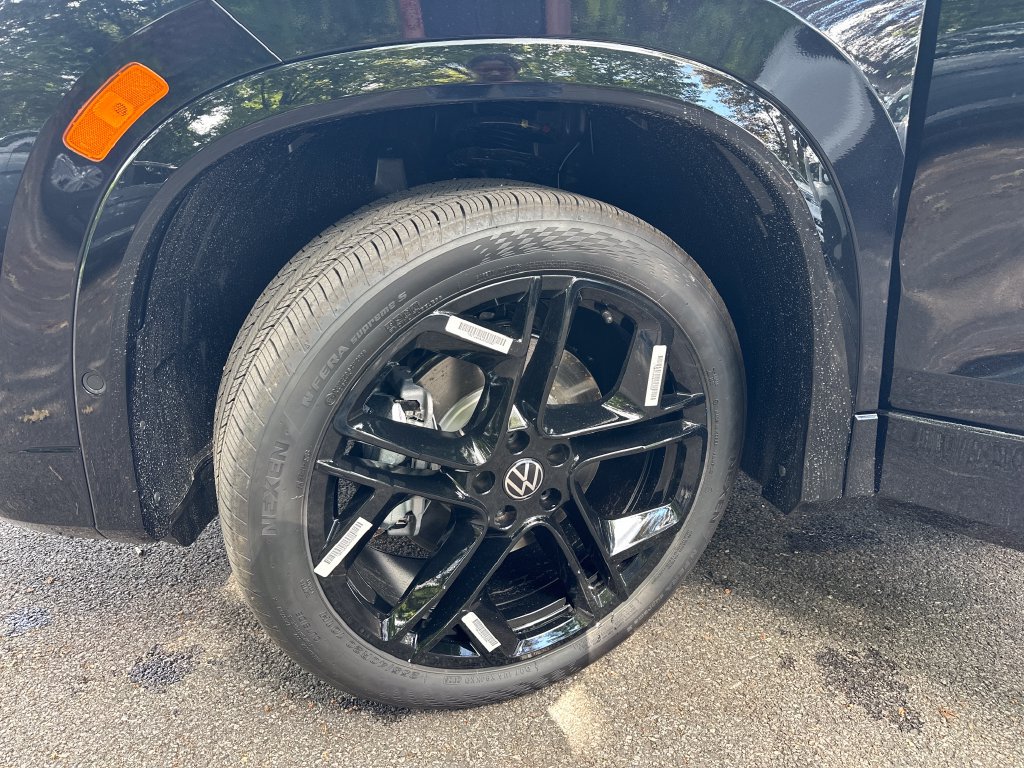 New 2026 Volkswagen Tiguan SE R-Line AWD/4WD image 7