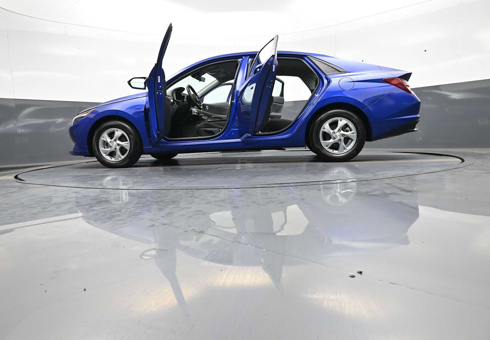 Certified 2023 Hyundai Elantra SE FWD image 47