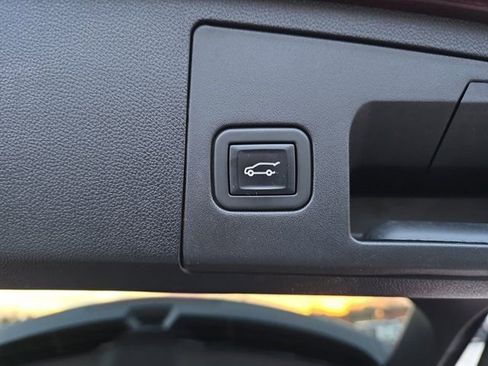 Certified 2023 Cadillac XT4 Premium Luxury w/ Technology Package image 13