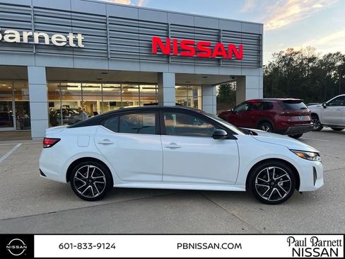New 2025 Nissan Sentra SR image 5