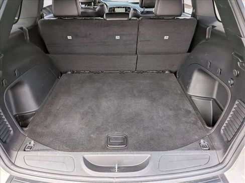 Used 2021 Jeep Grand Cherokee Laredo X image 6