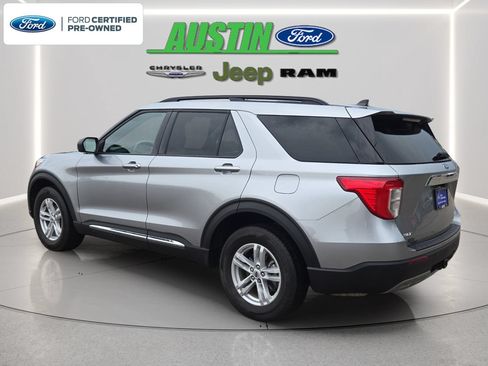 Certified 2024 Ford Explorer XLT w/ Equipment Group 202A AWD/4WD image 3