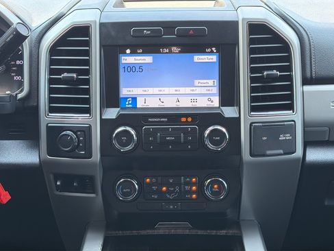Used 2019 Ford F250 Lariat w/ Snow Plow Prep Package AWD/4WD image 19