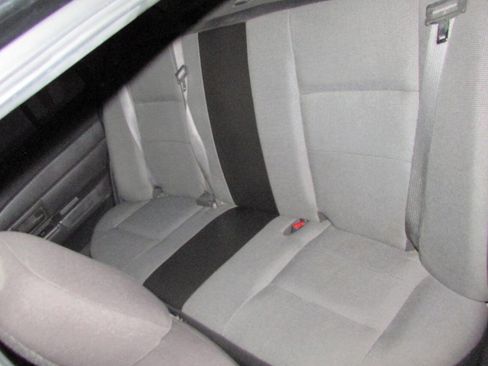 Used 2005 Ford Crown Victoria Police Interceptor image 24