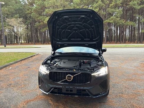 Used 2023 Volvo XC60 B6 Ultimate w/ Protection Package Premier image 21