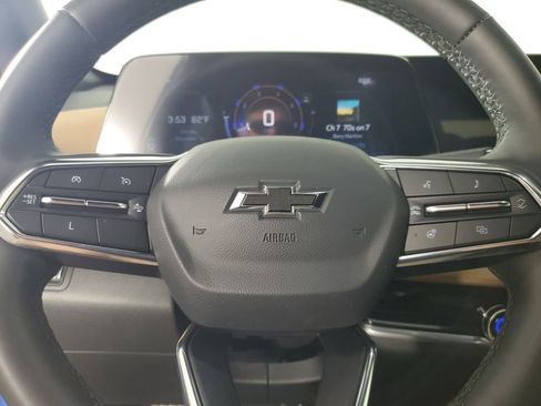 Used 2025 Chevrolet Equinox ACTIV w/ Safety and Technology Package image 23