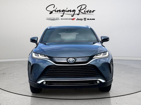 Used 2023 Toyota Venza XLE AWD/4WD image 2