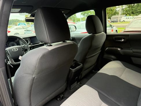 Used 2021 Toyota Tacoma TRD Off-Road AWD/4WD image 17