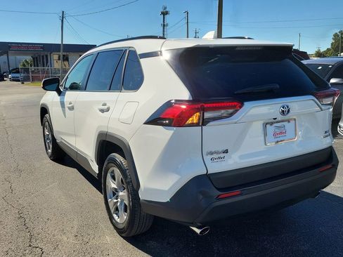 Used 2023 Toyota RAV4 XLE image 4