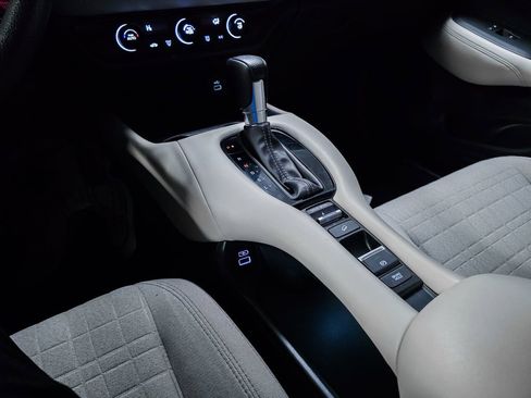 Certified 2023 Honda HR-V LX image 32