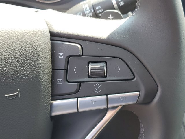 Certified 2025 Cadillac XT6 Luxury FWD image 19