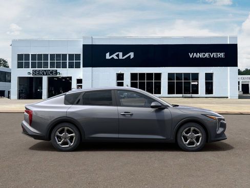 New 2026 Kia K4 FWD image 9