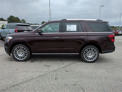 Used 2024 Ford Expedition Limited image 7