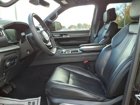 Used 2023 Jeep Wagoneer L Series II image 14