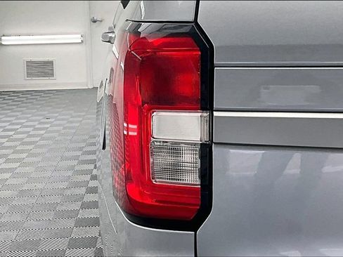 Used 2024 Ford Expedition Max XLT image 31