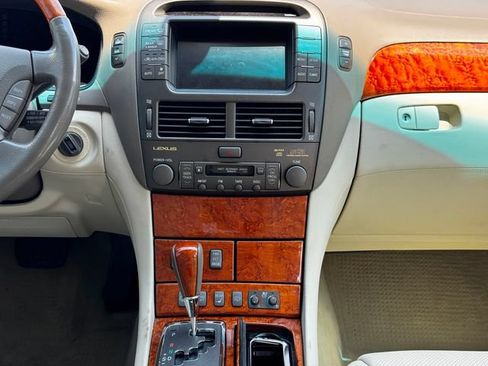 Used 2004 Lexus LS 430 RWD image 20