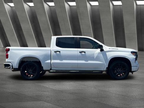 Used 2025 Chevrolet Silverado 1500 Custom RWD image 3