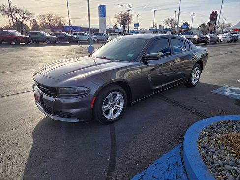 Used 2022 Dodge Charger SXT w/ Leather Interior Group image 7