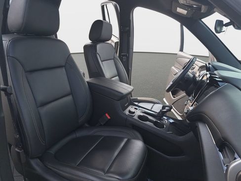 Used 2023 Chevrolet Traverse LT AWD/4WD image 11