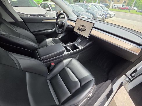 Used 2023 Tesla Model Y Long Range AWD/4WD image 9