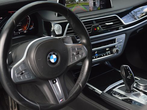 Used 2022 BMW 740i w/ M Sport Package RWD image 26