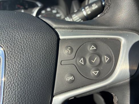 Used 2023 GMC Acadia SLT w/ LPO, Floor Liner Package image 30