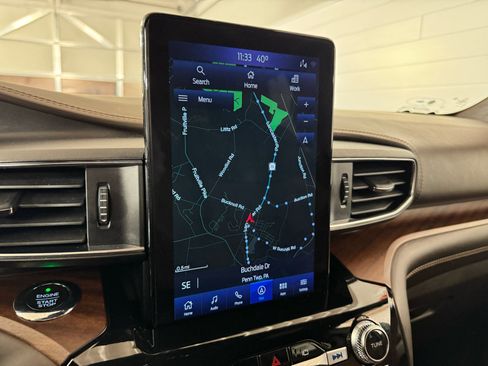 Used 2021 Ford Explorer King Ranch w/ Premium Technology Package image 24