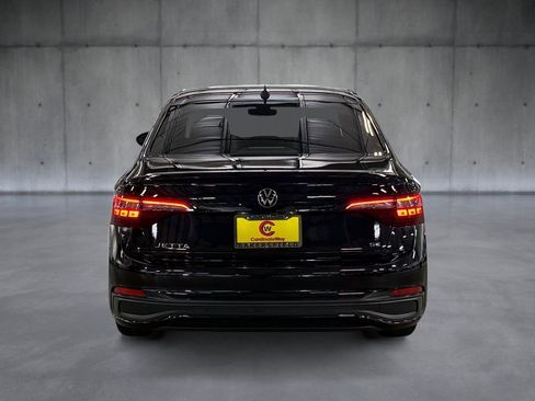 Used 2024 Volkswagen Jetta SE FWD image 4