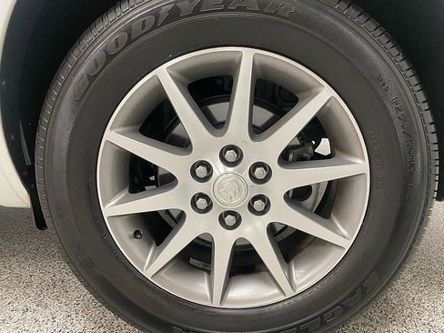 Used 2017 Buick Enclave Leather image 24